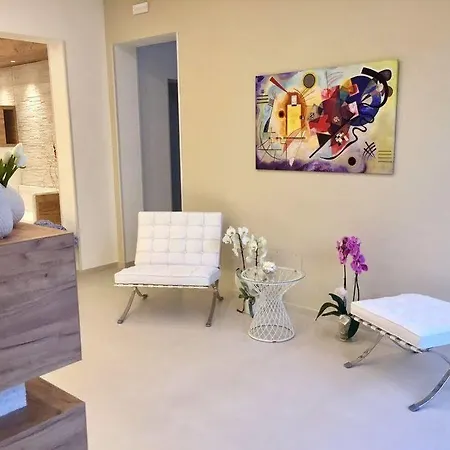 Отель Artemide
