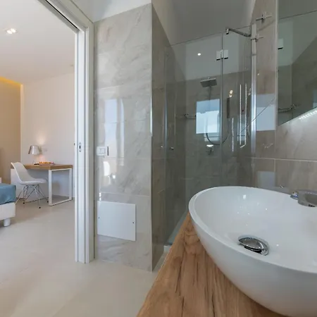 Artemide 3*